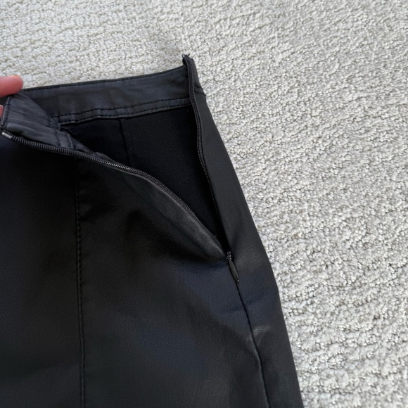 Indigo rising black pleather skirt large mini size medium career office easter - Picture 5 of 9